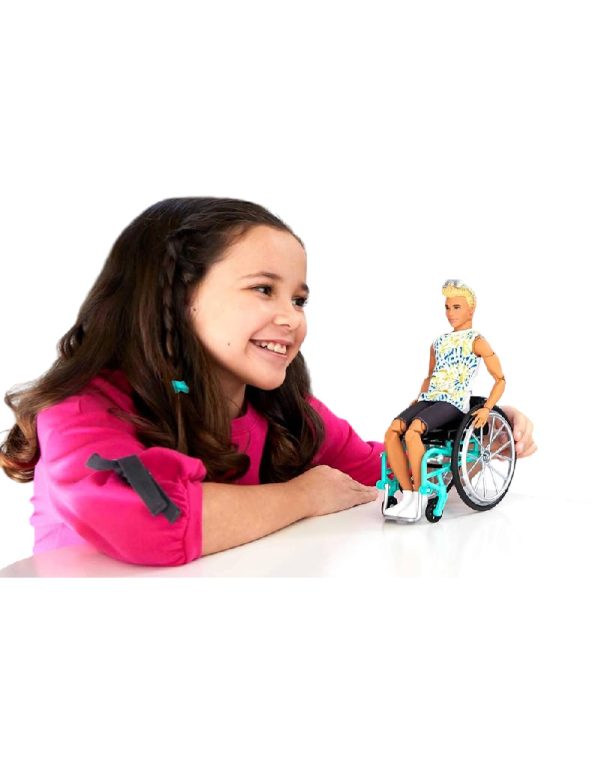 ⁦Barbie Fashionistas Ken Doll with Wheelchair دمية كين من باربي فاشونيستا مع كرسي متحرك⁩ - الصورة ⁦4⁩