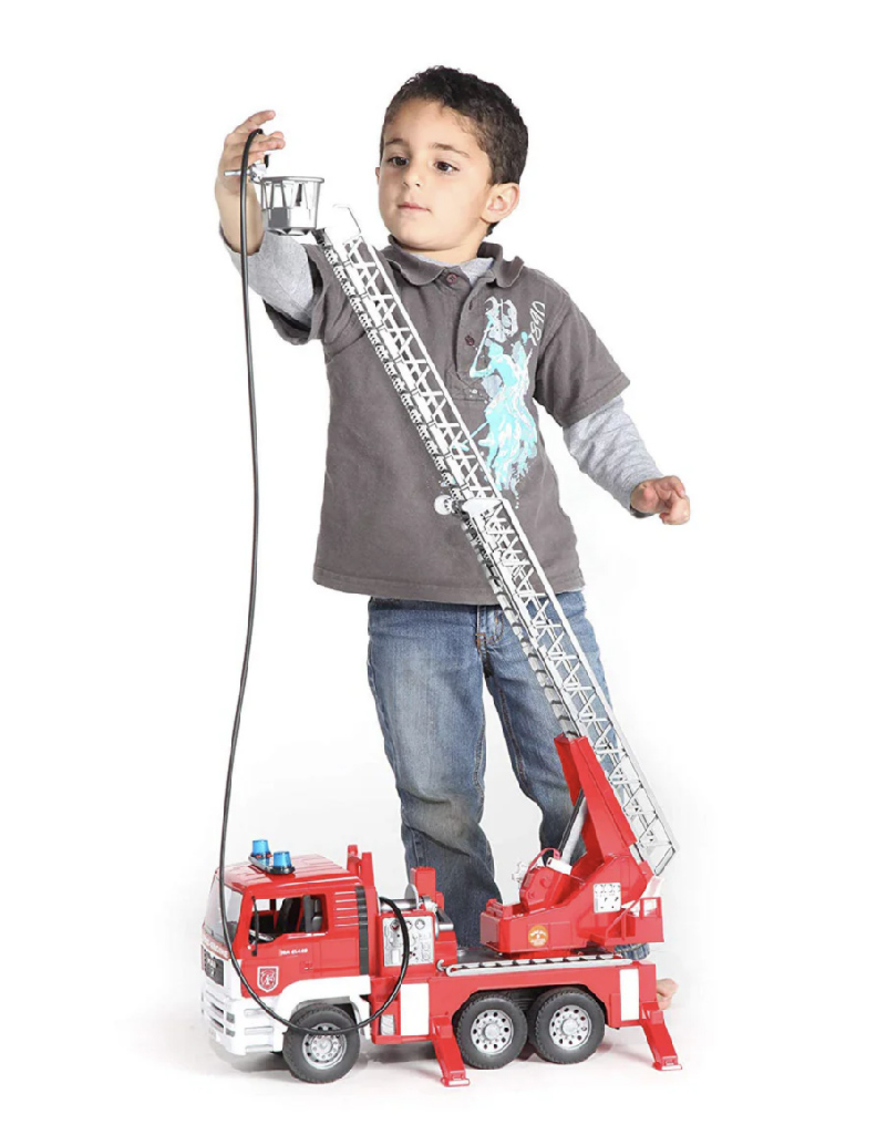 Bruder Toys Man Fire Engine سيارة إطفاء مان برودر تويز - Image 6